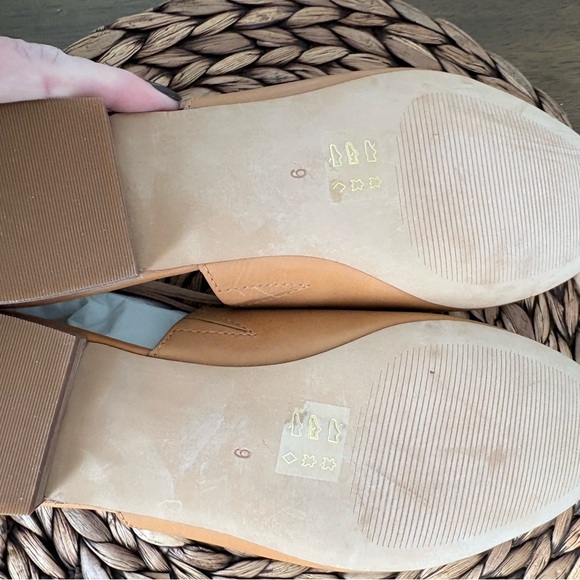 Madewell Women's Tan Flats - Picture 7 of 7